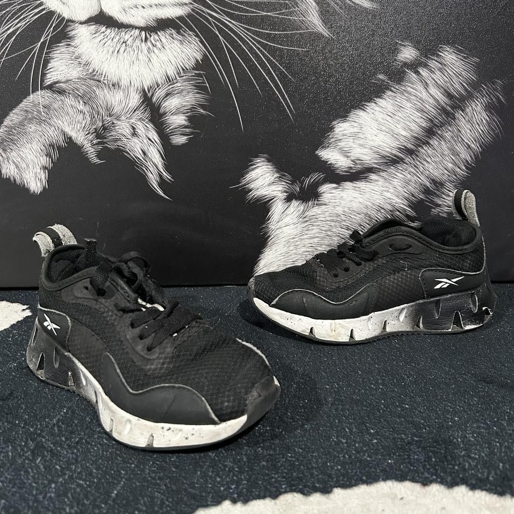 Reebok Zig Dynamica Athletic Sneaker Kids 12 Black Textile Running Sports